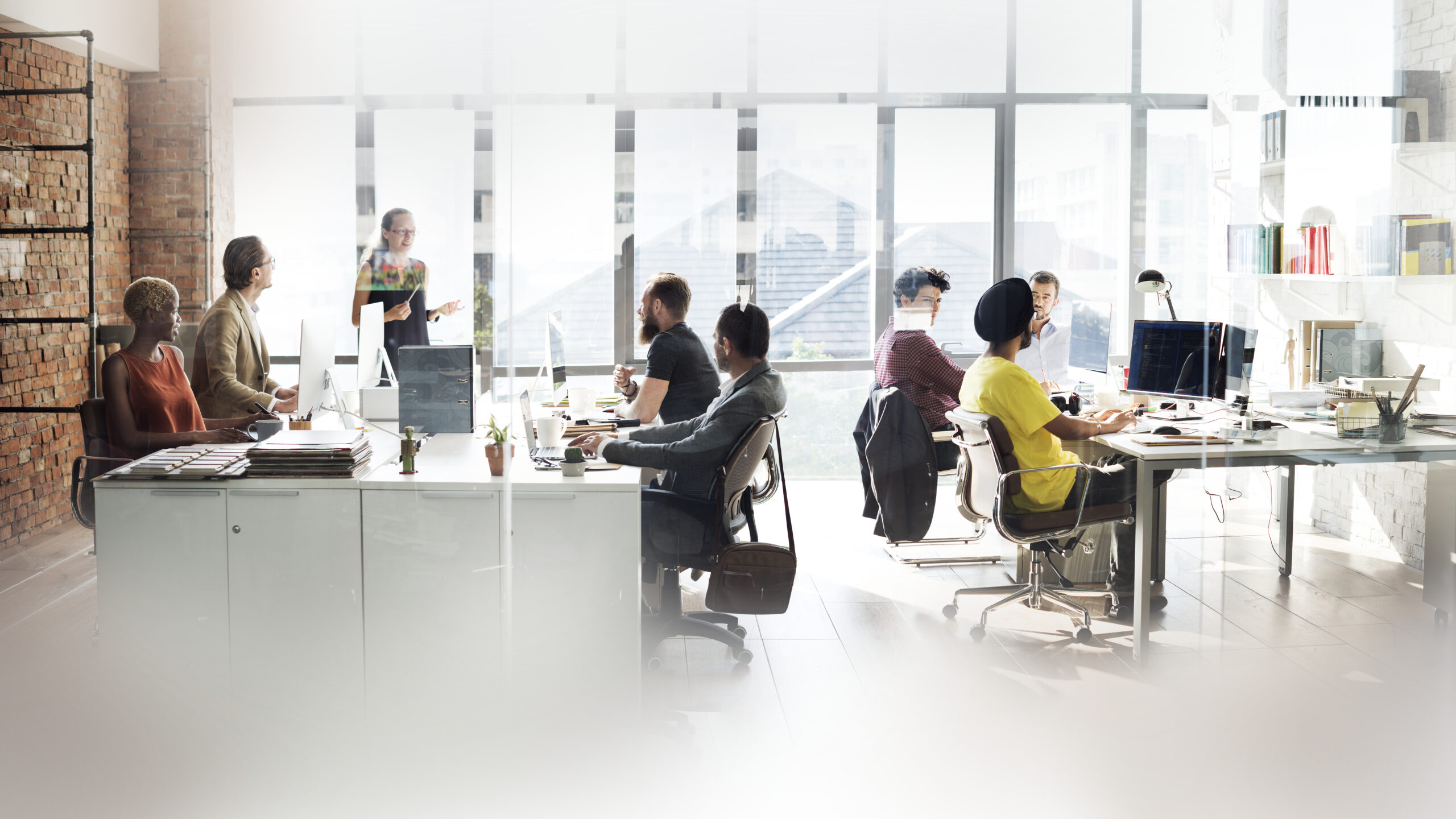 Solusi Ruang Kantor Modern dan Fleksibel di Tengah Kota 1 Kesan Pertama yang Profesional? Mulai dari Virtual Office Graha Office Surabaya