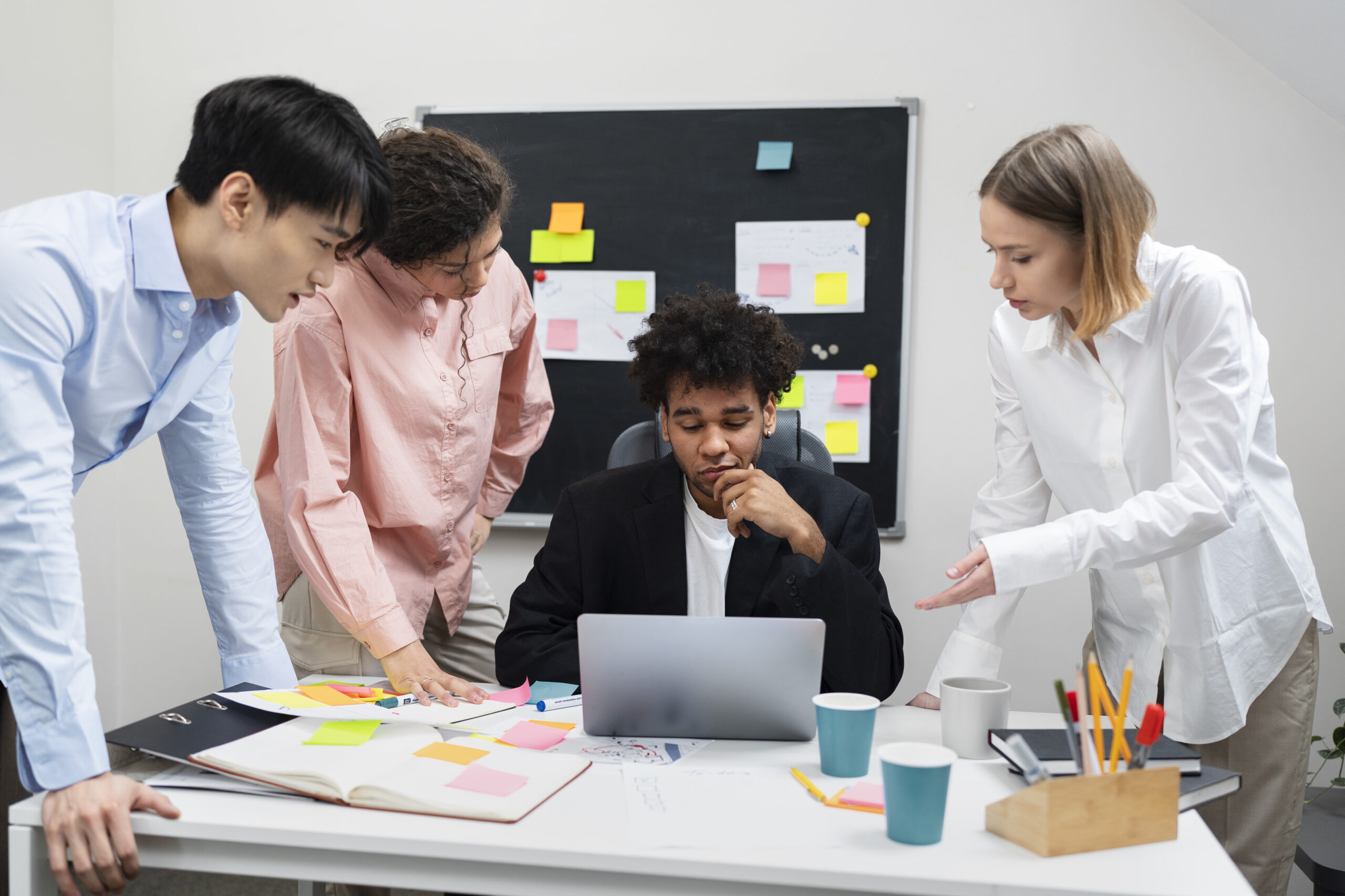 Keseimbangan Hidup Jadi Prioritas: Gaya Kerja Baru Masyarakat Indonesia di Era Digital 2025 2 5 Keunggulan Hybrid Working Menggabungkan Virtual Office dan Private Office 2 scaled